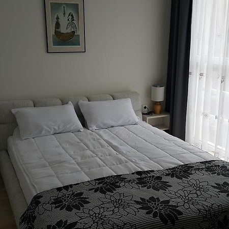 Kraybrezhna Apartment เปาโมเรีย ภายนอก รูปภาพ