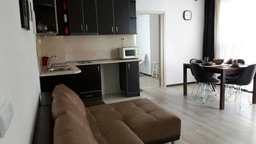 Kraybrezhna Apartment เปาโมเรีย ภายนอก รูปภาพ