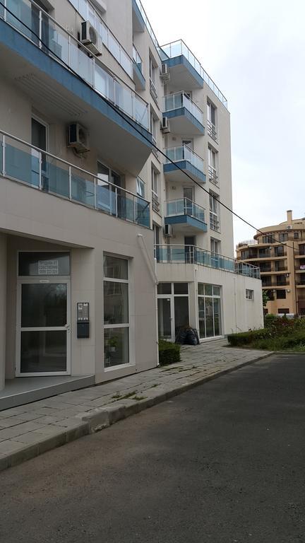 Kraybrezhna Apartment เปาโมเรีย ภายนอก รูปภาพ