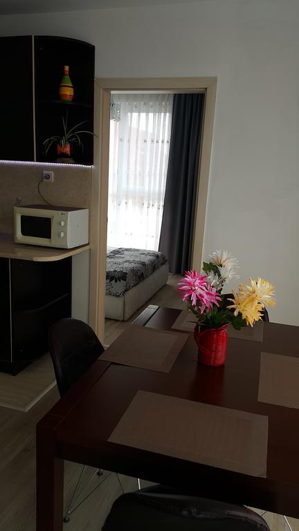 Kraybrezhna Apartment เปาโมเรีย ภายนอก รูปภาพ