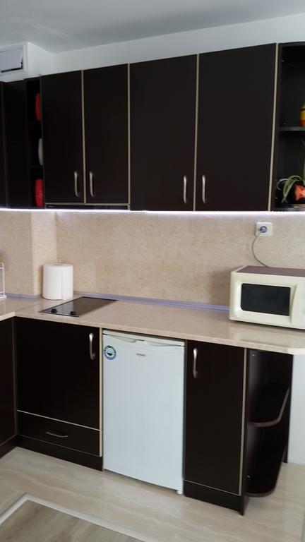 Kraybrezhna Apartment เปาโมเรีย ภายนอก รูปภาพ