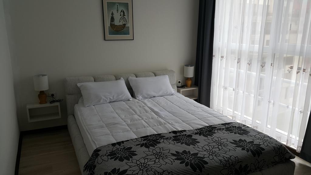 Kraybrezhna Apartment เปาโมเรีย ภายนอก รูปภาพ